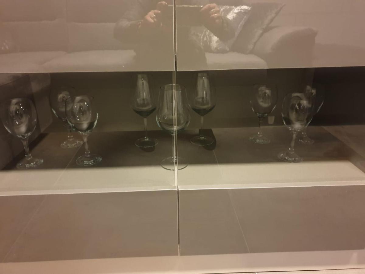 Apartament Skarbowa 1& Parking Leszno  Esterno foto