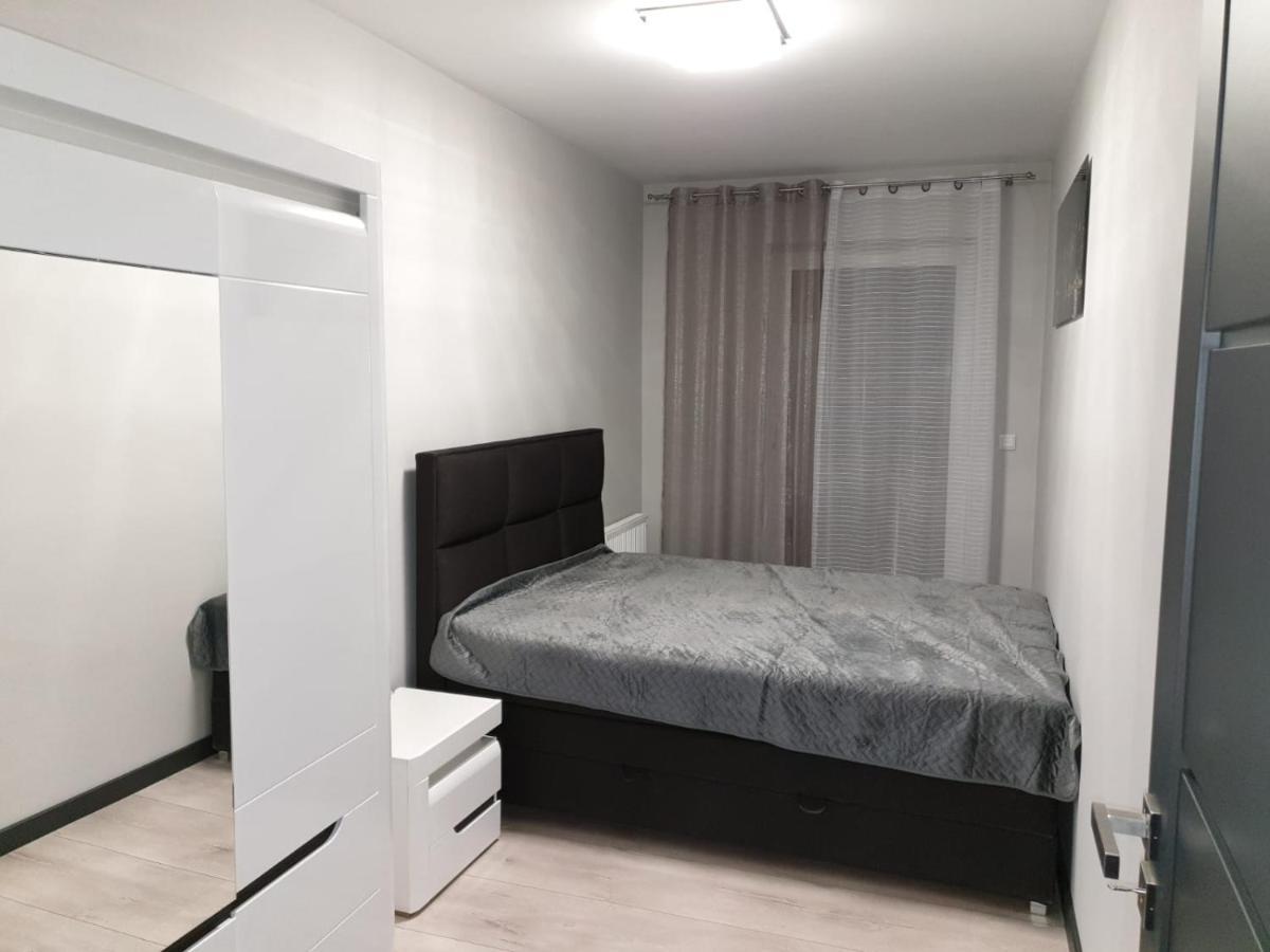 Apartament Skarbowa 1& Parking Leszno  Esterno foto